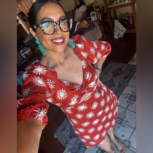 Meet your Posher, Ileana!💋✌🏼️ - Picture 1 of 10